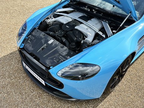 Aston Martin Vantage S V12 82