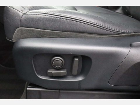 Land Rover Discovery 3.0 Discovery Anniversary Edition SDV6 Auto 4WD 5dr 39