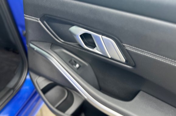 BMW 3 Series 330E M SPORT 32