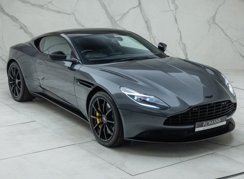 Aston Martin DB11 V8 11