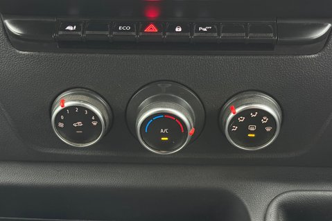 Renault Master LM35 BUSINESS PLUS DCI LWB -RARE COLOUR -FULL SERVICE HISTORY -DEMO +1 OWNR 24