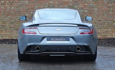 Aston Martin Vanquish 13