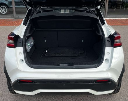 Nissan Juke 1.6 Juke Premiere Edition HEV CVT 5dr 76