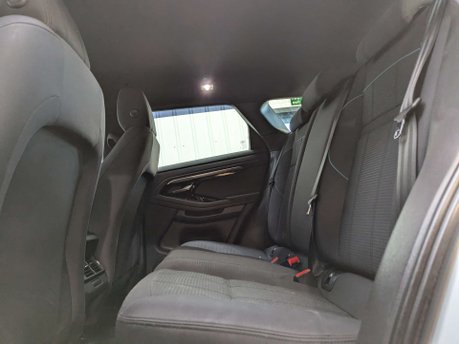 Land Rover Range Rover Evoque 2.0 Range Rover Evoque R-Dynamic D 4x2 5dr 69