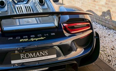 Porsche 918 Spyder Weissach 25