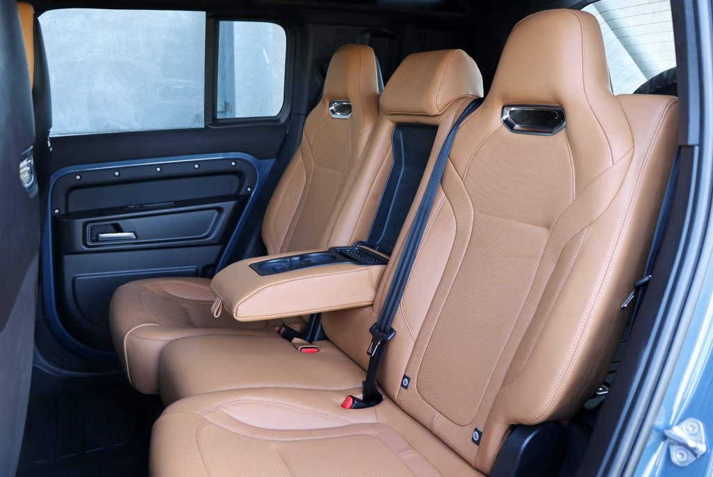 Defender 110 Commercial