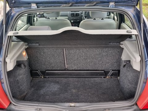 Renault Clio EXPRESSION 16V 26