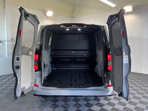 Ford Transit Custom 2.0 320 EcoBlue Limited Crew Van Auto L2 H1 Euro 6 (s/s) 5dr 8