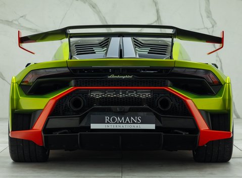 Lamborghini Huracan STO 10