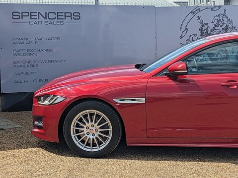 Jaguar XE R-SPORT 5