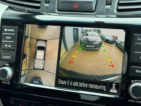 Nissan Navara 2.3 dCi Tekna Auto 4WD Euro 6 4dr 17