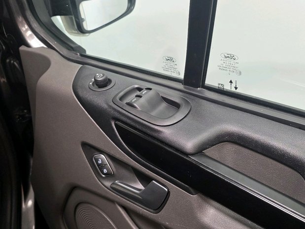 Ford Transit Custom 300 L2 DIESEL FWD 2.0 Eco Blue 170ps Low Roof Limited Van 26
