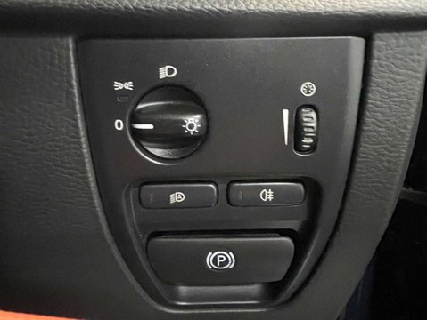 Volvo XC90 2.4 XC90 Executive D5 AWD Auto 4WD 5dr 16