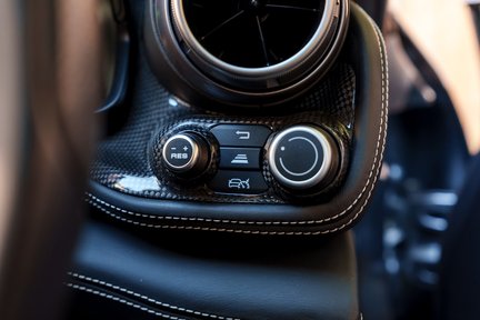 Ferrari GTC4 Lusso T V8 18