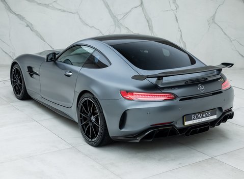 Mercedes-Benz AMG GT R Premium 9