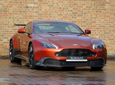 Aston Martin Vantage GT8 1