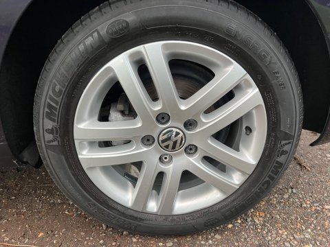 Volkswagen Golf SE TSI DSG 15