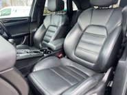 Porsche Macan 3.0 Macan S Semi-Auto 4WD 5dr 37
