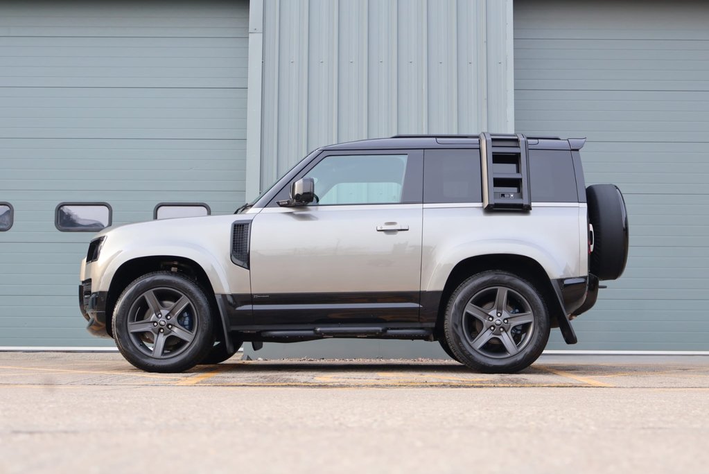 Land Rover Defender 90 X-DYNAMIC SE MHEV styled By seeker Huge spec Price match offer  7