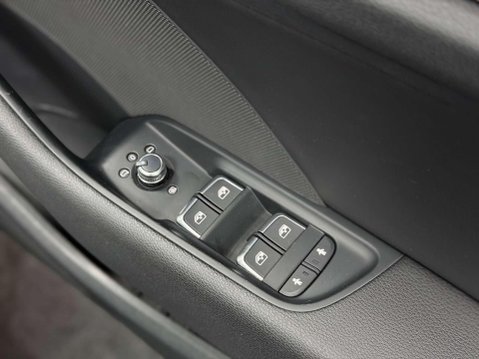 Audi A3 2.0 TDI S line Saloon 4dr Diesel S Tronic quattro Euro 6 (s/s) (184 ps) 38