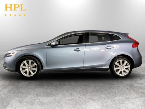 Volvo V40 1.5 T3 GPF Inscription Hatchback 5dr Petrol Auto Euro 6 (s/s) (152 ps) Air 4