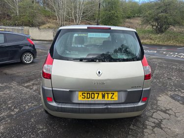 Renault Scenic DYNAMIQUE VVT 5STR 4