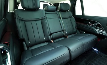 Land Rover Range Rover D350 Autobiography LWB 7 Seater 13