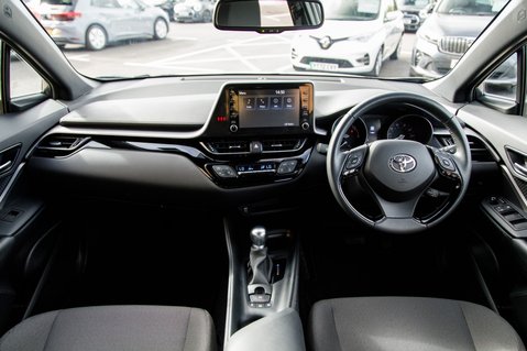 Toyota C-HR ICON 3