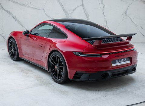 Porsche 911 Carrera GTS (992) 12