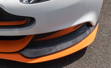 Aston Martin Vantage GT12 24