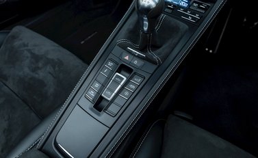 Porsche 718 Boxster Spyder 22