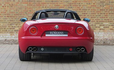 Alfa Romeo 8C Spider 8