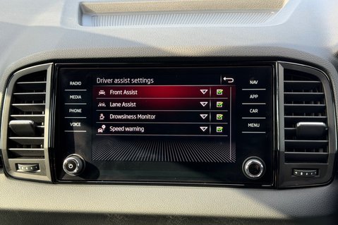 Skoda Karoq SPORTLINE TSI DSG AUTOMATIC - METEOR GREY -PAN ROOF -APPLE CARPLAY 49