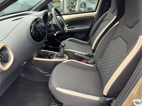 Toyota Aygo X VVT-I EDGE 39