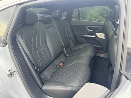 Mercedes-Benz EQE EQE 300 Exclusive Luxury Auto Electric 89 KWH PAN ROOF/HEADS-UP/VAT Q 32
