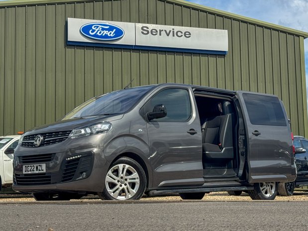 Vauxhall Vivaro Crew Cab AUTO LWB L2H1 Low Roof 3100 Elite Air Con Alloys Sensors Cam Nav E 1