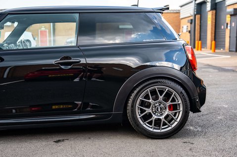 Mini Hatch 2.0 John Cooper Works Auto 3dr 31