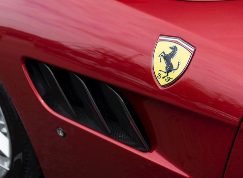 Ferrari GTC4 Lusso T 28