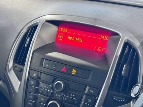 Vauxhall Astra 1.6 16v Exclusiv Auto Euro 5 5dr 12