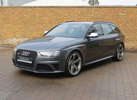 Audi RS4 Avant 10