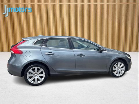 Volvo V40 1.5 T2 Inscription Hatchback 5dr Petrol Auto Euro 6 (s/s) (122 ps) 15