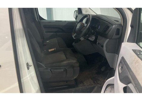 Vauxhall Vivaro 1.5 Turbo D 2900 Dynamic Panel Van 6dr Diesel Manual L1 H1 Euro 6 (s/s) (10 16