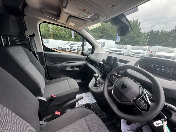 Peugeot Partner LWB L2H1 [SOLD SM] Low Roof Professional Air Con Sensors Tow Bar EURO 6 NO 16