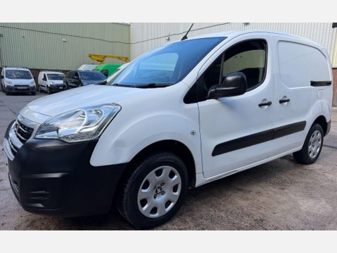Peugeot Partner 1.6 BlueHDi 854 Professional Panel Van 5dr Diesel Manual L1 (112 g/km, 97.6 17