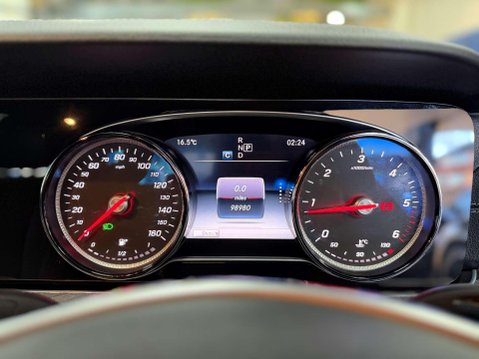 Mercedes-Benz E Class 2.0 E220d AMG Line Saloon 4dr Diesel G-Tronic+ Euro 6 (s/s) (194 ps) 27