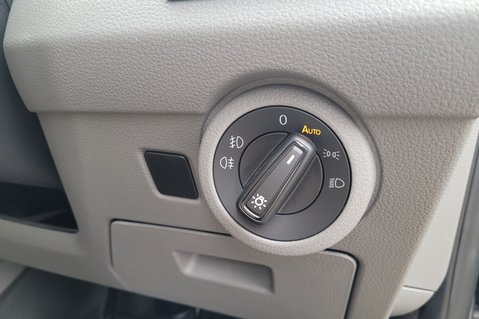 Volkswagen Transporter T6.1 T28 TDI P/V HIGHLINE 29