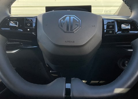 MG MG4 EV 64kWh TROPHY 21