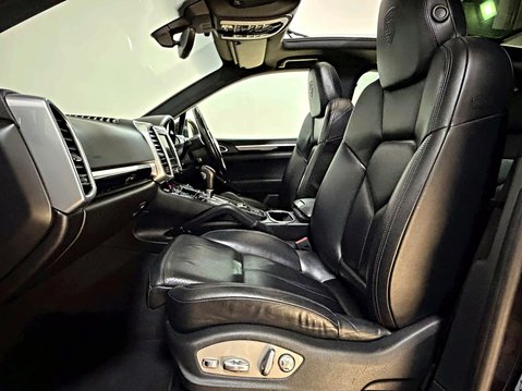 Porsche Cayenne PLATINUM EDITION 3.0 DIESEL V6 TIPTRONIC 21