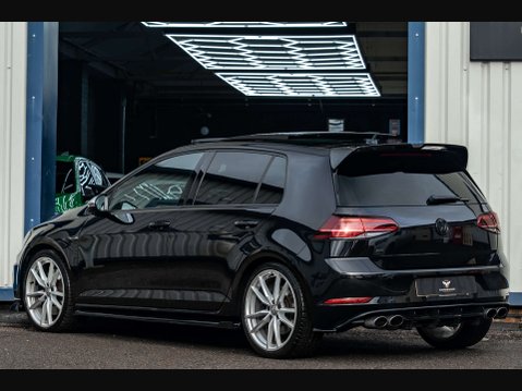 Volkswagen Golf 2.0 Golf R TSi Semi-Auto 4WD 5dr 2