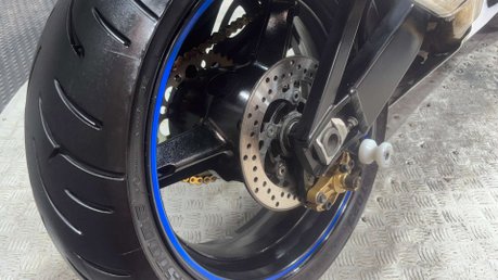 Suzuki GSX-R 2005 28K NEW MOT SERVICED WARRANTY 600CC SUPER SPORT GIXXER 55